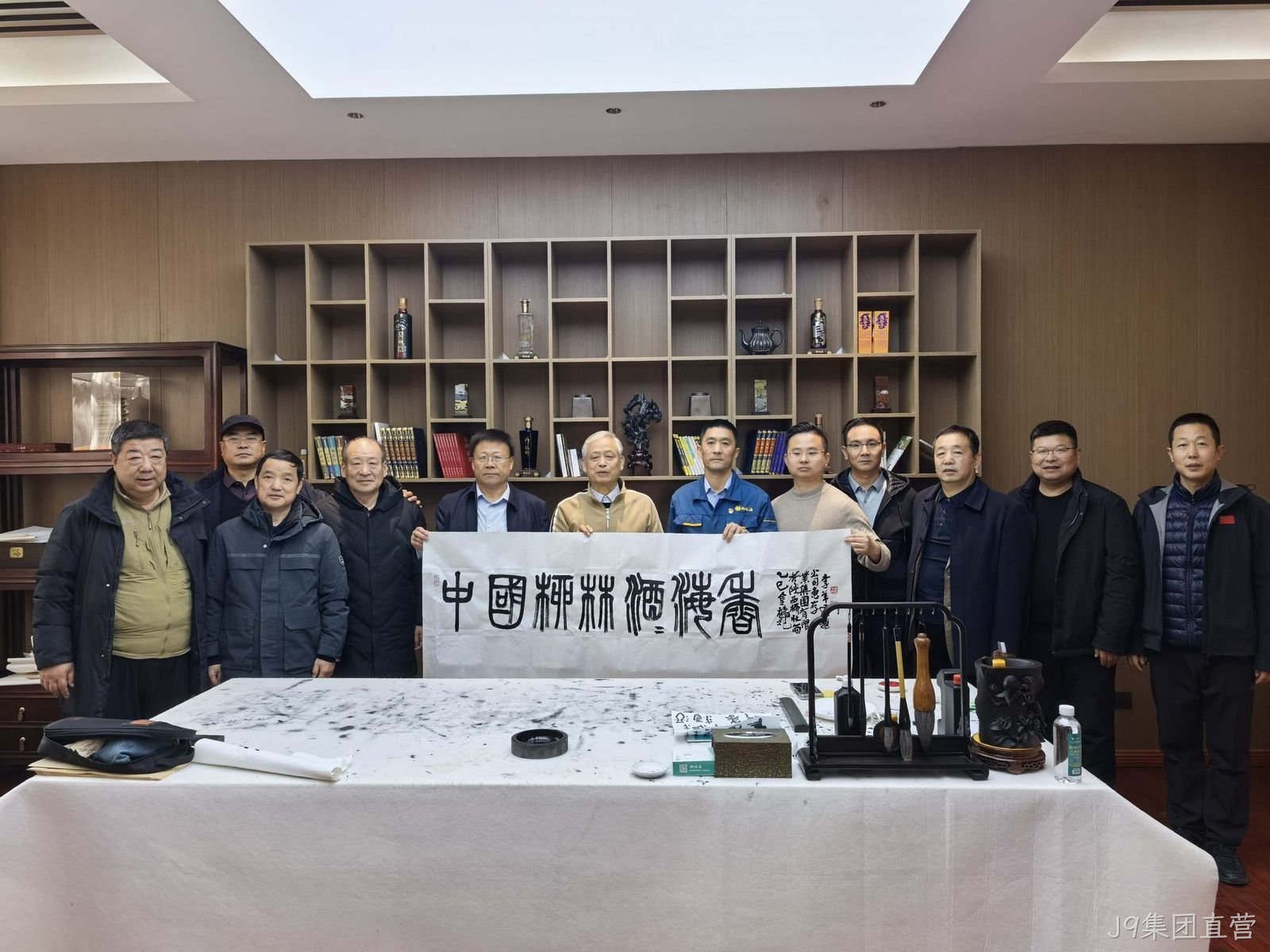 中国文化产业战略协会副主席李羊民一行莅临J9集团直营参观交流